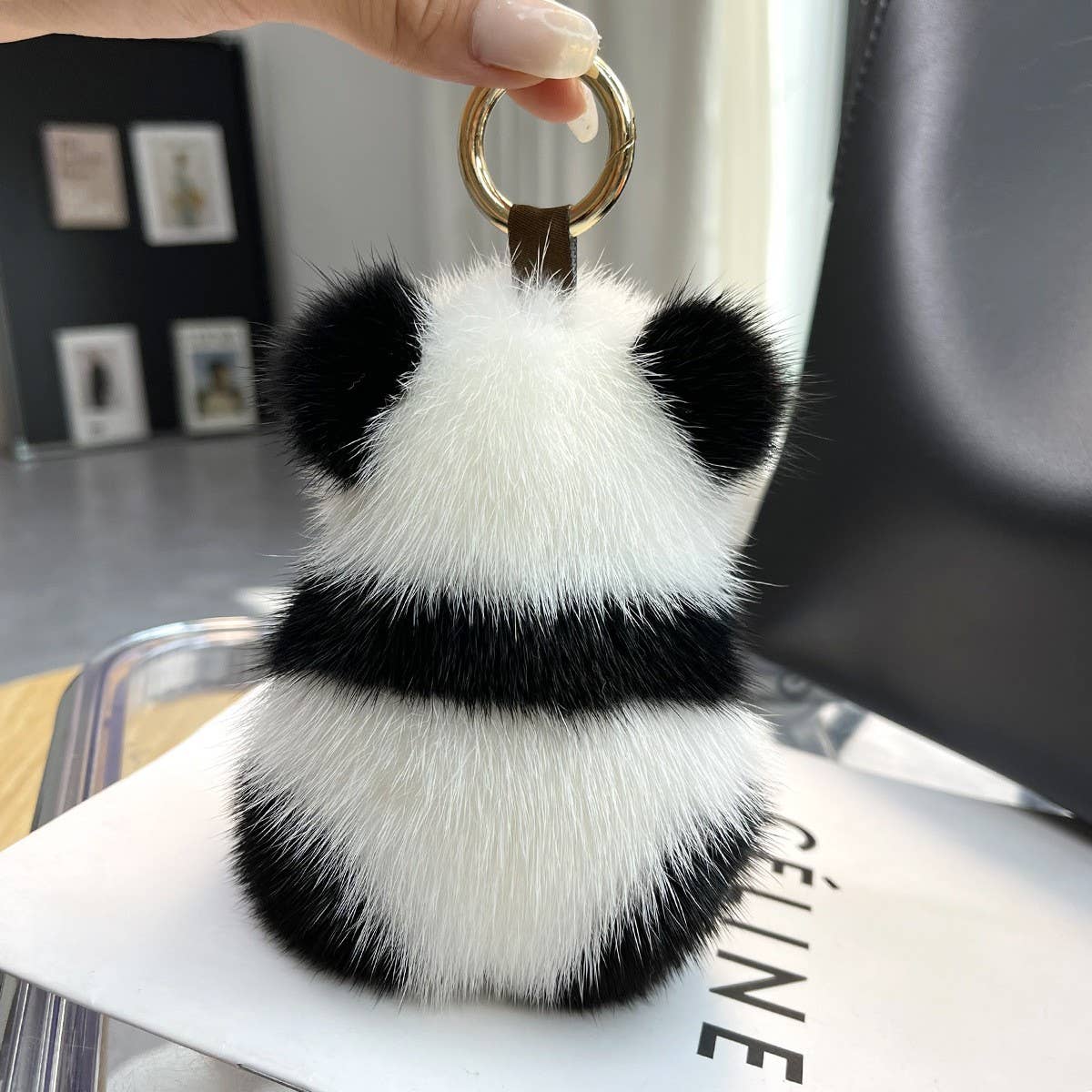 IMITATION MINK FUR RED PANDA CAR KEYCHAIN PENDANT_CWMM2482: Black / (OS) 1