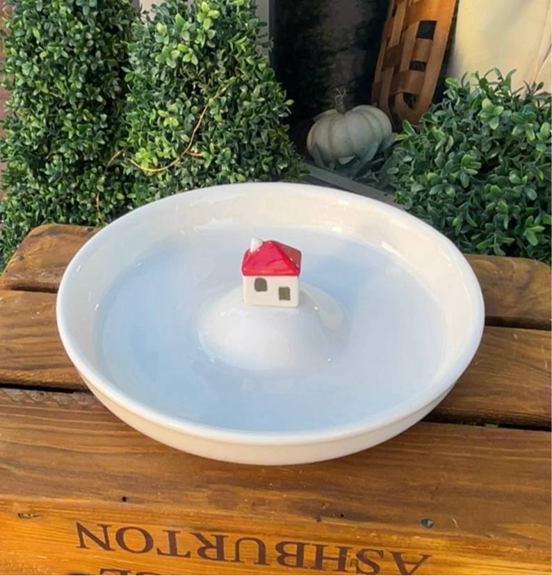 Holiday 8" Stoneware Dish